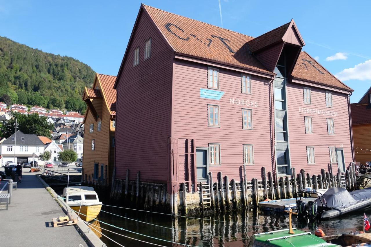Appartement Charming Bergen House, Rare Historic House From 1779, Whole House Extérieur photo