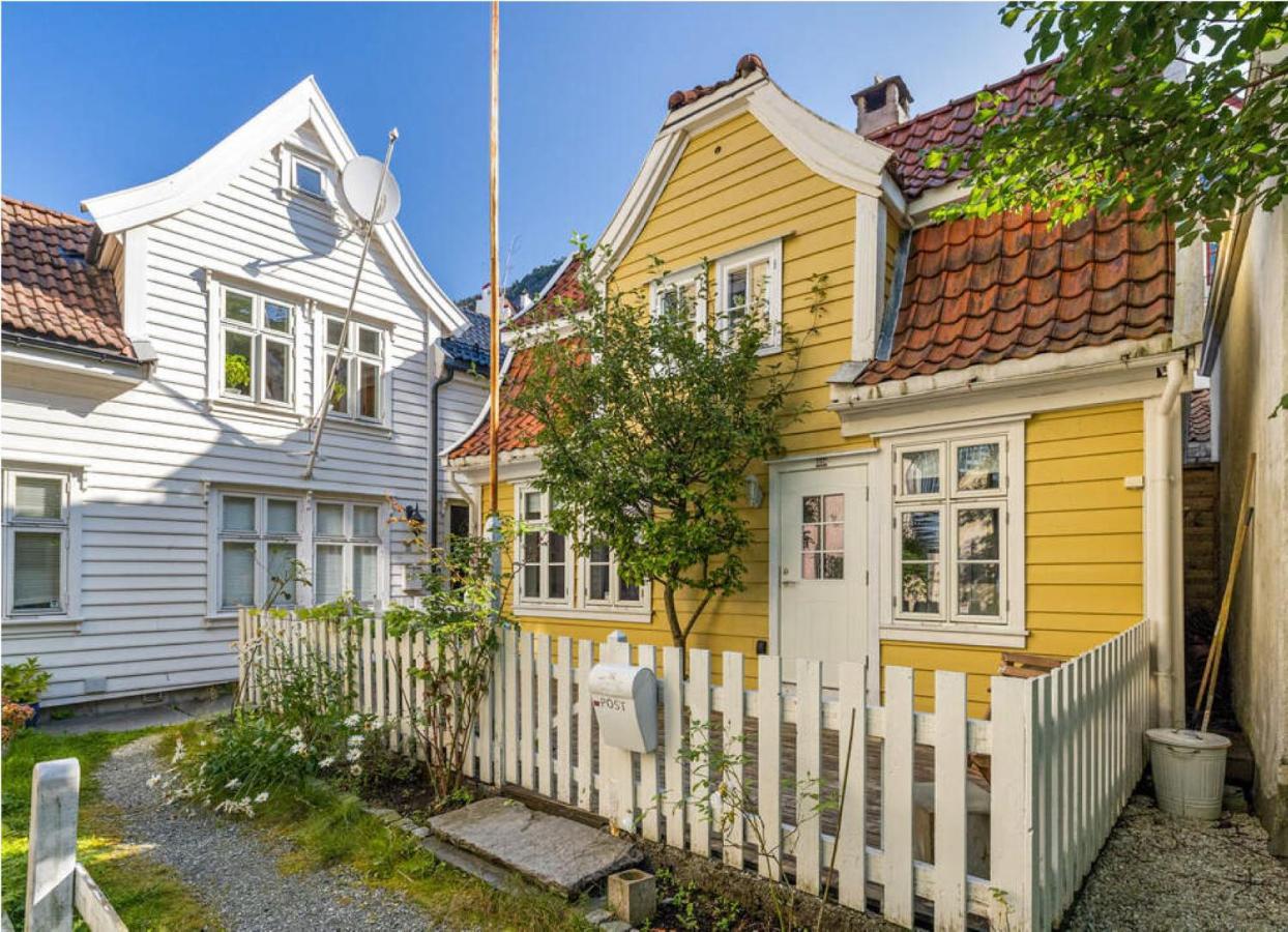 Appartement Charming Bergen House, Rare Historic House From 1779, Whole House Extérieur photo